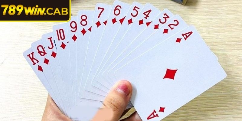 Luật chơi dễ hiểu nắm bắt đối thủ cực chuẩn